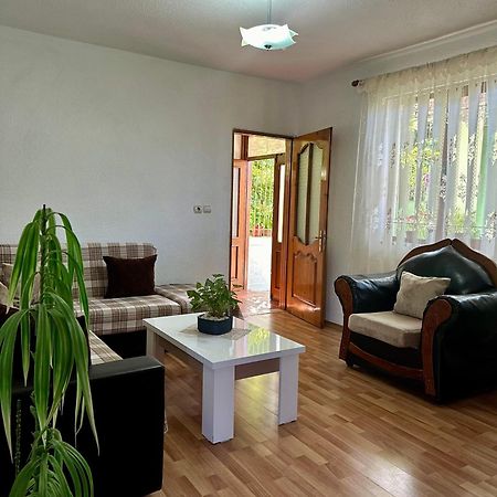 Ferienwohnung Jea House Pogradec Exterior foto