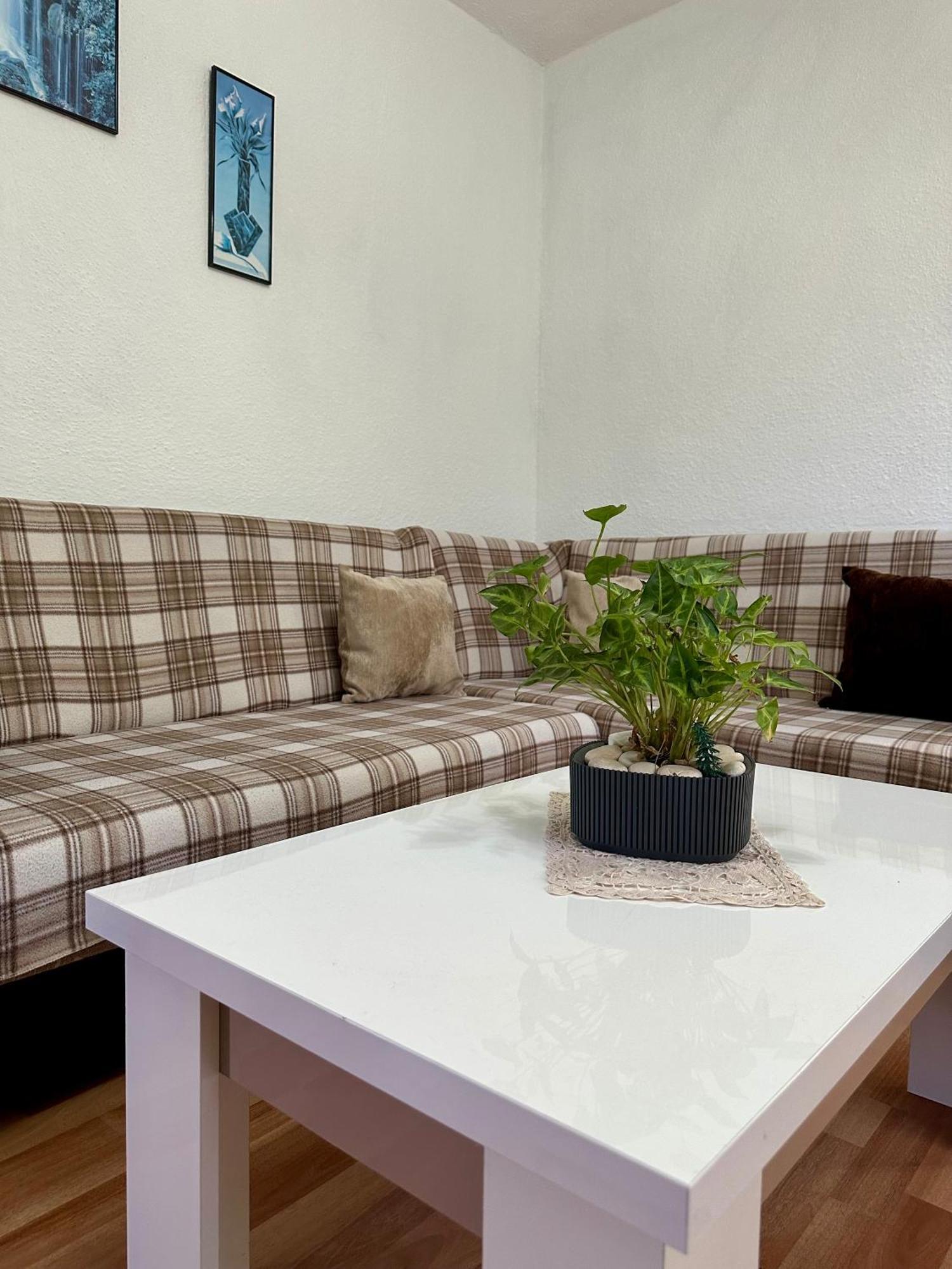 Ferienwohnung Jea House Pogradec Exterior foto